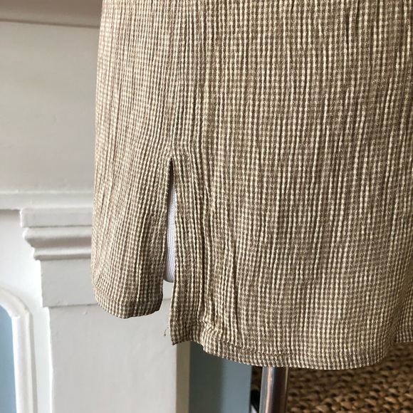 ISDA & Co Sleeveless Top with Shell Buttons - Picture 7 of 11